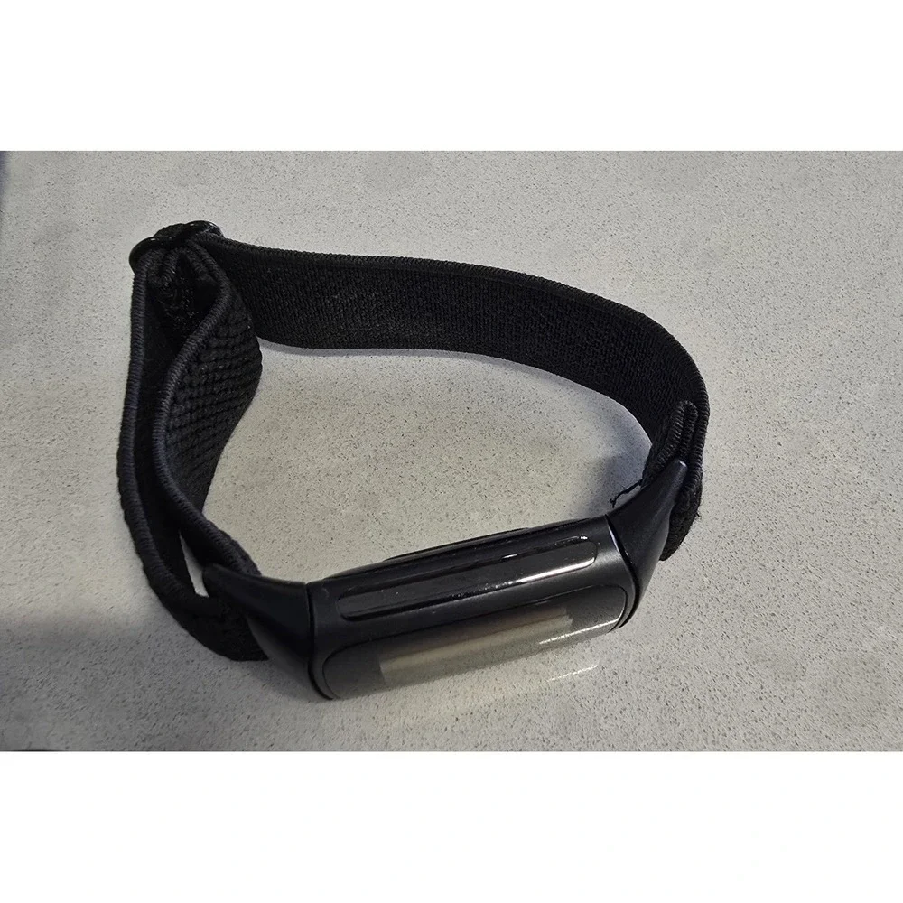 Fitbit Charge‎ 5 w/ Charger - works - tested
